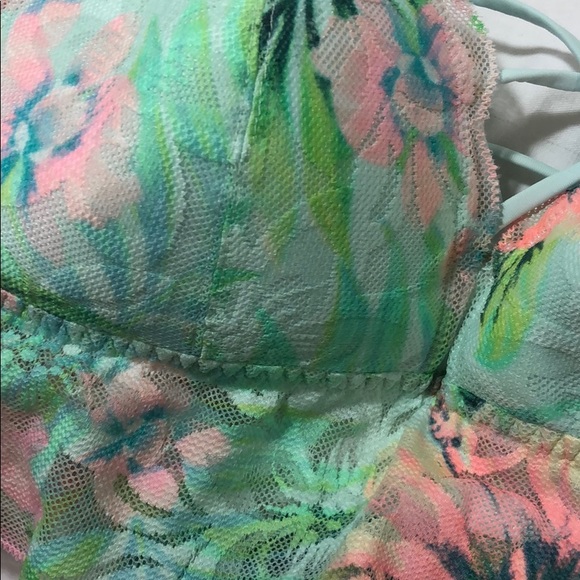 Victoria’s Secret lightly lined bralette - Picture 5 of 5